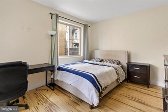 902 N 16th St in Philadelphia, PA - Building Photo - Building Photo