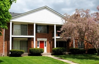 Parkside East Apartments in Sterling Heights, MI - Foto de edificio - Building Photo