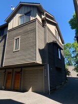 1017 NE 125th St, Unit D in Seattle, WA - Building Photo