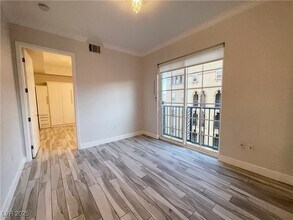 2405 W Serene Ave, Unit 843 in Las Vegas, NV - Building Photo - Building Photo