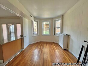1135 Commonwealth Ave in Boston, MA - Foto de edificio - Building Photo
