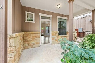 430 Old Fitzhugh Rd in Dripping Springs, TX - Building Photo - Building Photo