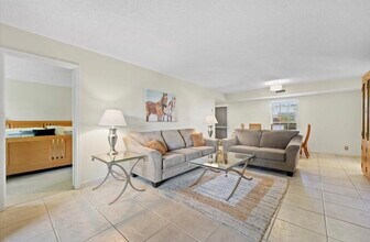1251 Sugar Sands Blvd, Unit 123 in Riviera Beach, FL - Building Photo - Building Photo