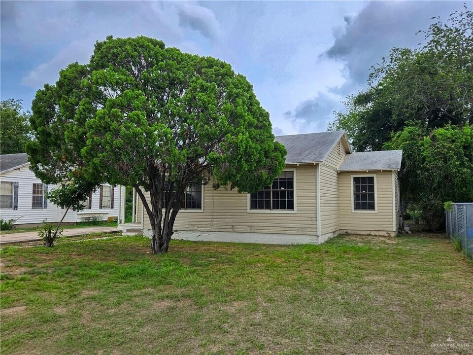 1606 Quince Ave in McAllen, TX - Building Photo