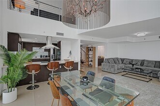 7930 East Dr in North Bay Village, FL - Building Photo - Building Photo