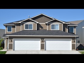 Airway Townhomes in Airway Heights, WA - Foto de edificio - Building Photo