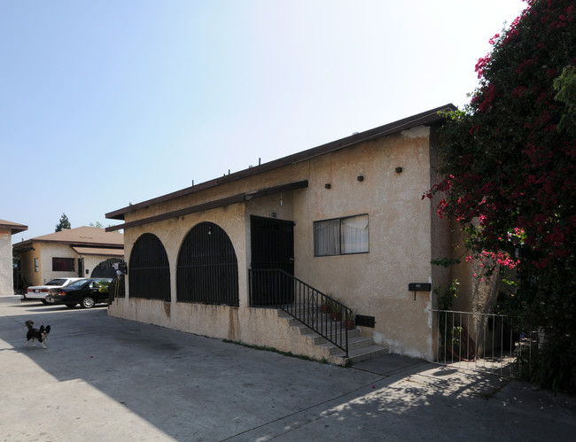 915-925 1/2 40th Pl. in Los Angeles, CA - Building Photo - Building Photo