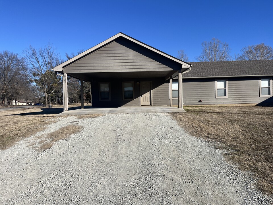 18502 County Rd 1516 in Ada, OK - Building Photo