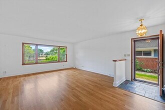 825 Ottawa Ave in Park Ridge, IL - Building Photo - Building Photo