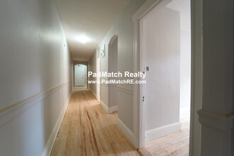142 Davis Ave in Brookline, MA - Building Photo - Building Photo