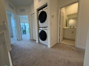 21001 NE 8th Ave in Miami, FL - Building Photo - Building Photo