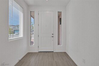 6533 Twin Brks Ave in Las Vegas, NV - Building Photo - Building Photo