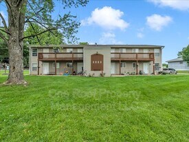 2003 Chateau Dr in Harrisonville, MO - Building Photo