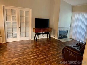 445 Ribbon Beach Way in Oceanside, CA - Foto de edificio - Building Photo
