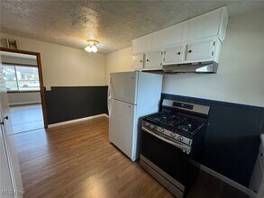 1612 Maple Dr in Lorain, OH - Building Photo - Building Photo