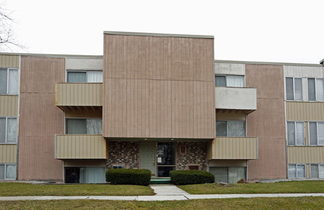 High Point Village in Bowling Green, OH - Building Photo - Building Photo