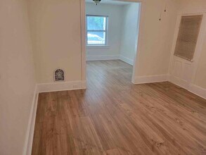 1341 Adams Ave in Dunmore, PA - Building Photo - Building Photo