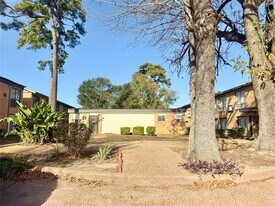 3629 N MacGregor Way in Houston, TX - Building Photo