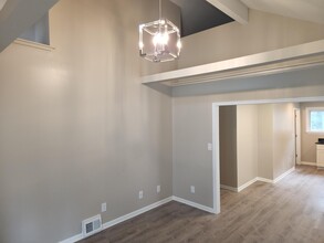 820 Hawthorn Ave in Royal Oak, MI - Building Photo - Building Photo