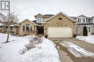 132 John Davies Dr in Woodstock, ON - Building Photo - Building Photo