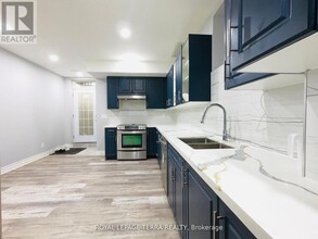 2593 Craftsman Dr in Oshawa, ON - Building Photo - Building Photo