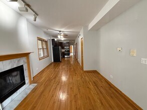 1340 N Campbell Ave, Unit 1 in Chicago, IL - Foto de edificio - Building Photo