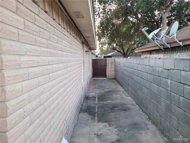 6800 N 7th Ct in McAllen, TX - Building Photo - Building Photo