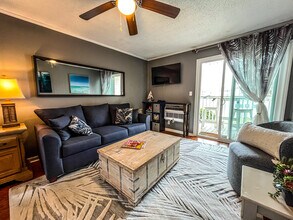 1919 Spring St, Unit Blue Palms at the Beach in North Myrtle Beach, SC - Building Photo - Building Photo