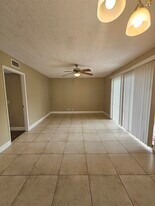 1561 Windorah Way in West Palm Beach, FL - Building Photo