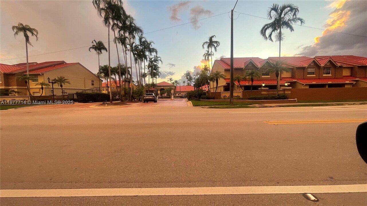 18326 NW 68th Ave in Hialeah, FL - Building Photo