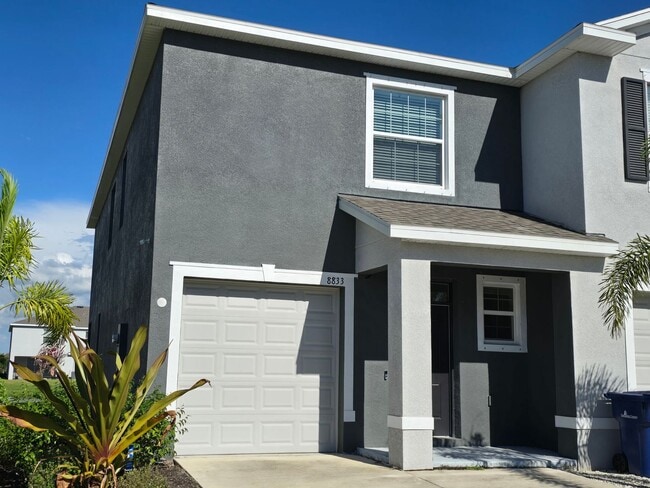 8833 Milestone Dr in Sarasota, FL - Building Photo - Building Photo