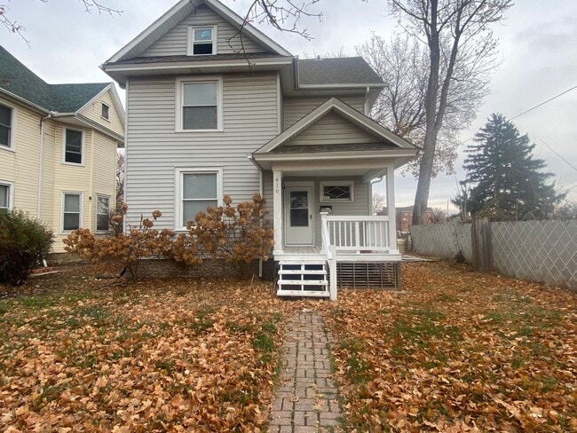 property at 410 W 17th St