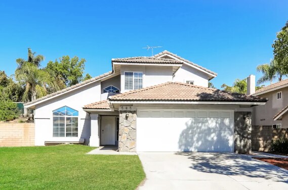 545 Athens St in Riverside, CA - Foto de edificio