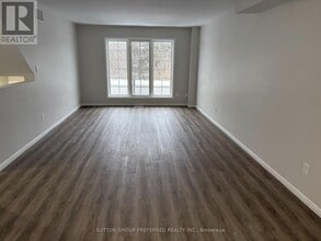 600 White Elm Blvd in Waterloo, ON - Building Photo - Building Photo