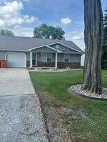 518 E South St, Unit 518 in Monticello, IN - Building Photo