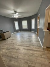 137 Tecumseh St, Unit 2 in Fall River, MA - Foto de edificio - Building Photo