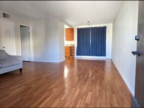 317 N Nicholson Ave, Unit H in Monterey Park, CA - Foto de edificio - Building Photo