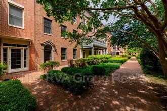 114 Cedar Works Row in Richmond, VA - Building Photo - Building Photo