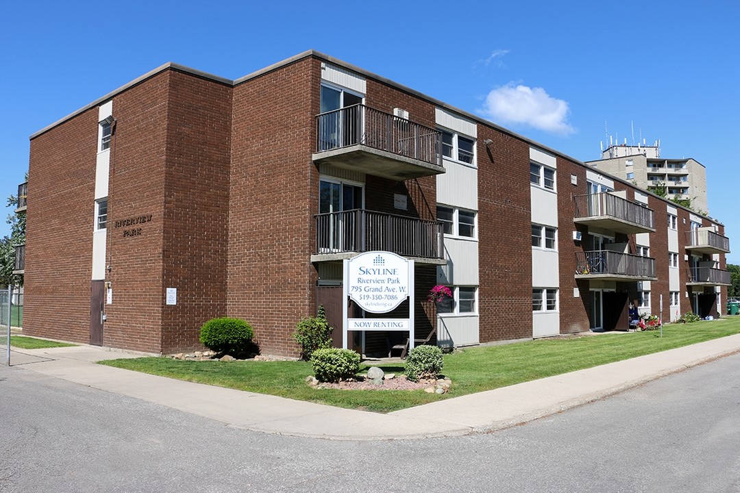 Riverview Park Apartments in Chatham-Kent, ON - Building Photo