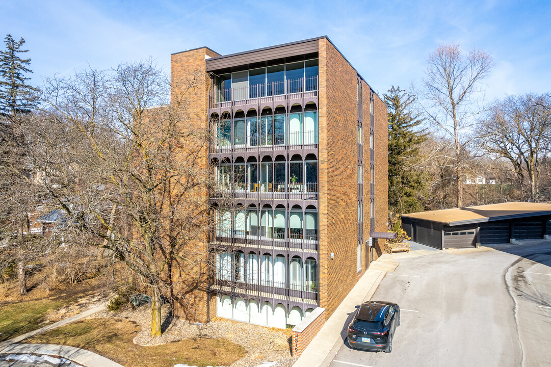 Park View Condominiums in Des Moines, IA - Foto de edificio