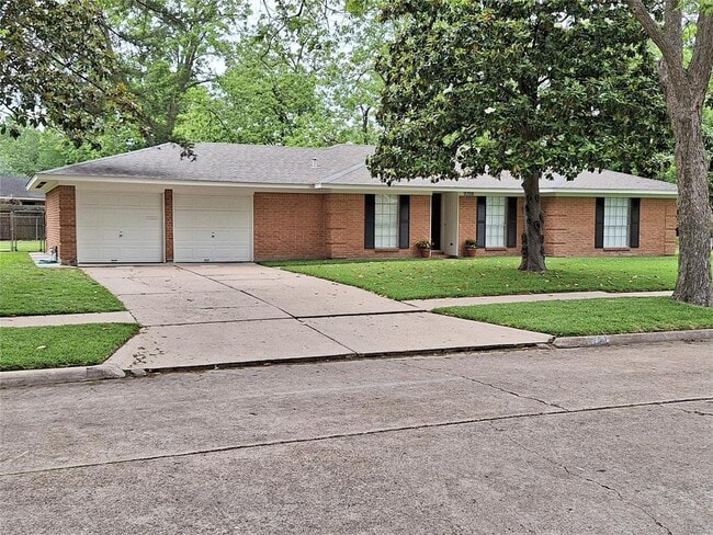 9759 Ebb St in Houston, TX - Foto de edificio - Building Photo