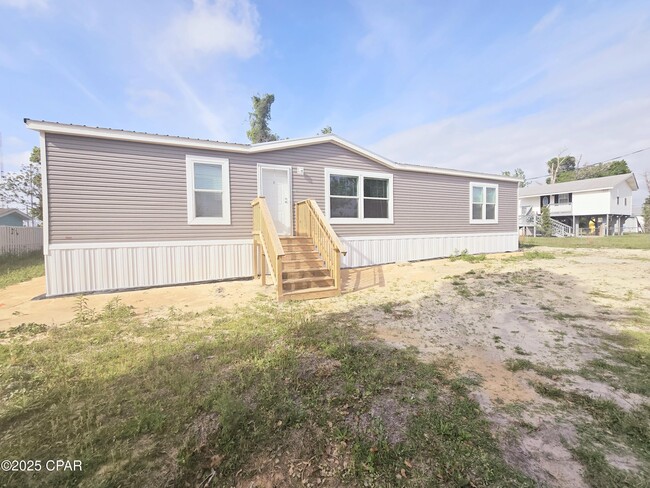 2213 E 16th Plaza in Panama City, FL - Building Photo - Building Photo