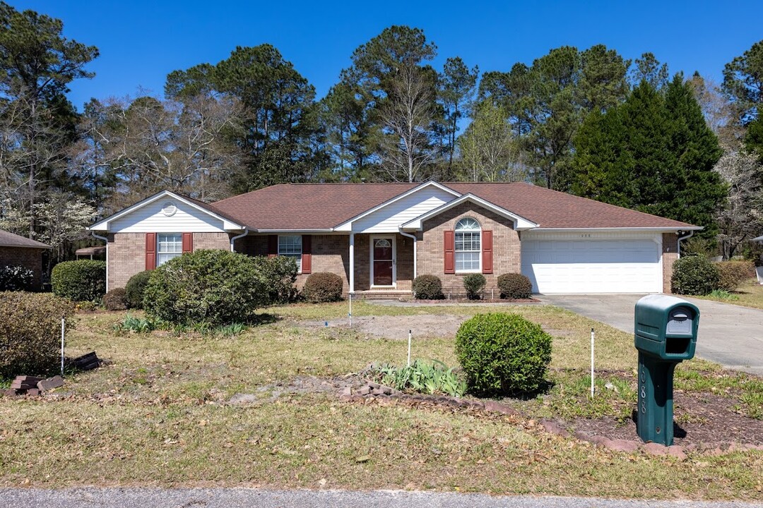 1088 Saltwood Rd in Sumter, SC - Building Photo