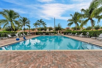 9770 NW 10th St in Miami, FL - Building Photo - Building Photo