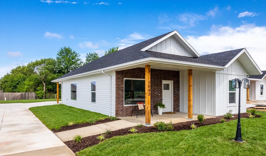 1043 N Blake Ave in Republic, MO - Building Photo