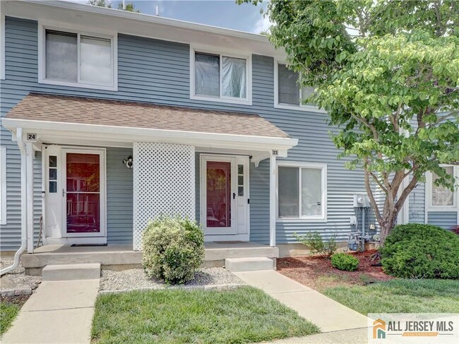 23 Regal Dr in Monmouth Junction, NJ - Building Photo - Building Photo