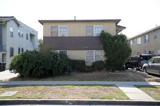 1030 S Holt Ave in Los Angeles, CA - Building Photo - Building Photo