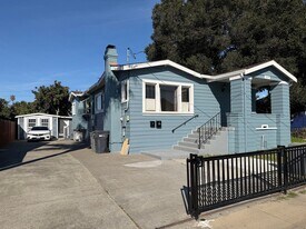 1215 107th Ave in Oakland, CA - Building Photo