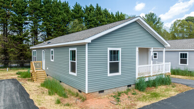 Tapestry Homes in Hickory, NC - Foto de edificio - Building Photo