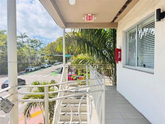 1601 Meridian Ave in Miami Beach, FL - Building Photo - Building Photo
